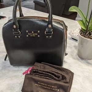 Black Barrel Kate Spade Alessa Wellesley purse